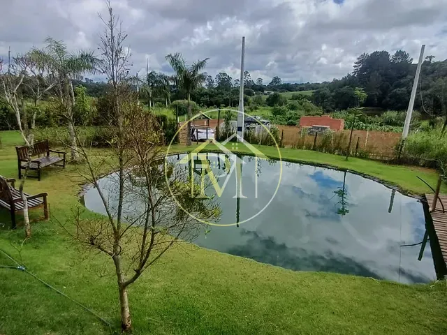 Chácara com 1000m² 5 quartos e 4 banheiros, à venda, no bairro Puris em Ibiúna