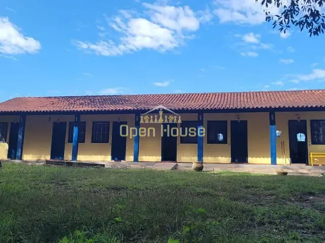 Chácara com 6040m² 5 quartos e 5 banheiros, à venda, no bairro Quatis em Quatis