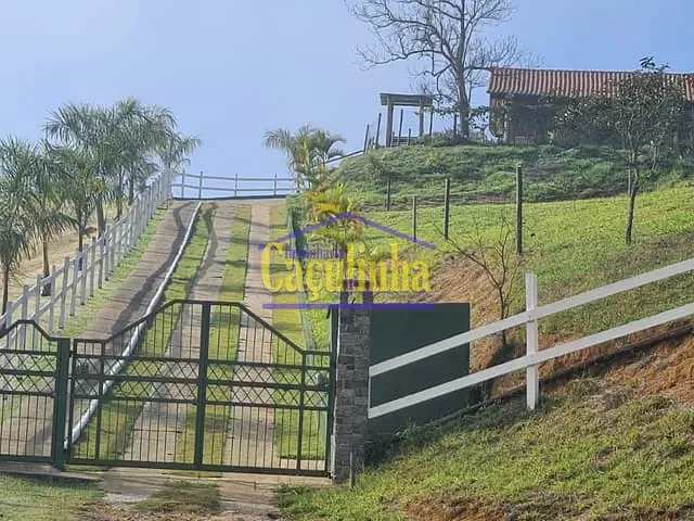 Chácara com 3500m², à venda, no bairro Ipiabas em Barra do Piraí