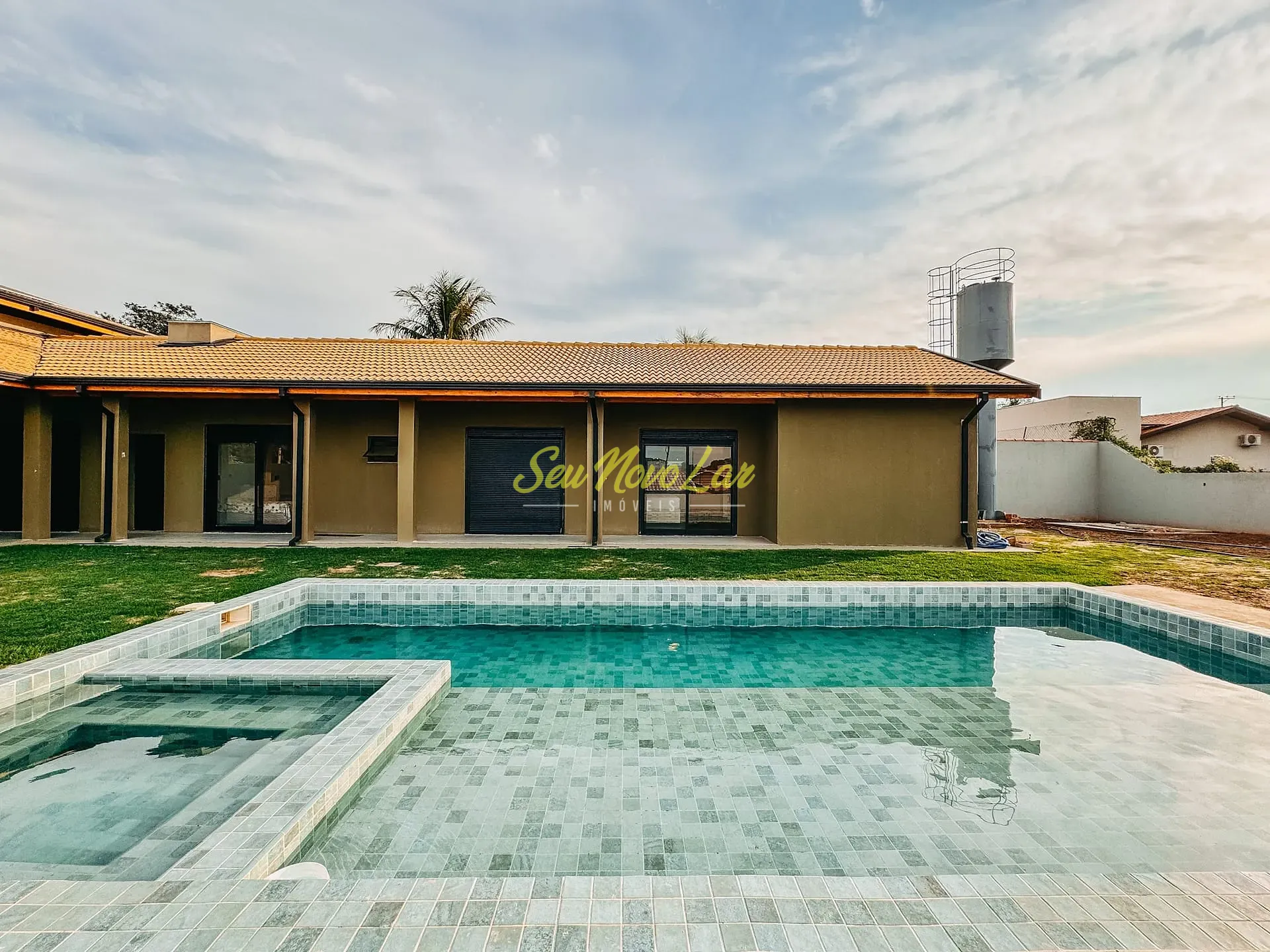 Chácara, 4 quartos, 1000 m² - Foto 1