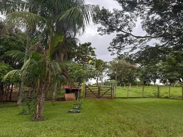 Chácara com 12m² 3 quartos e 2 banheiros, à venda, no bairro Centro em Anicuns