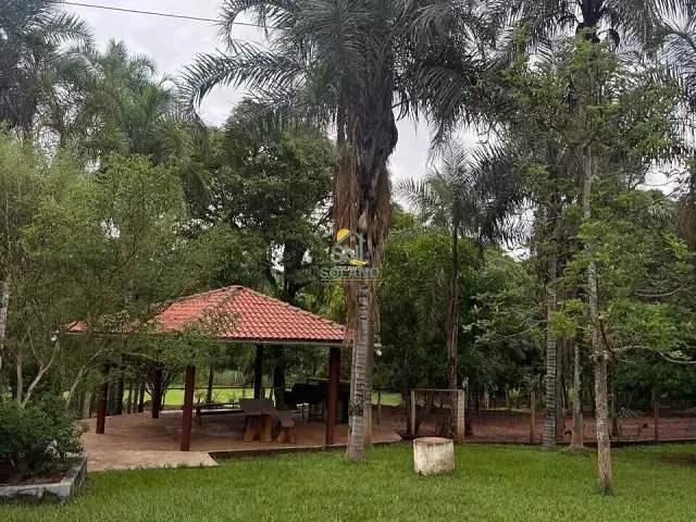 Chácara com 12m² 3 quartos e 2 banheiros, à venda, no bairro Centro em Anicuns