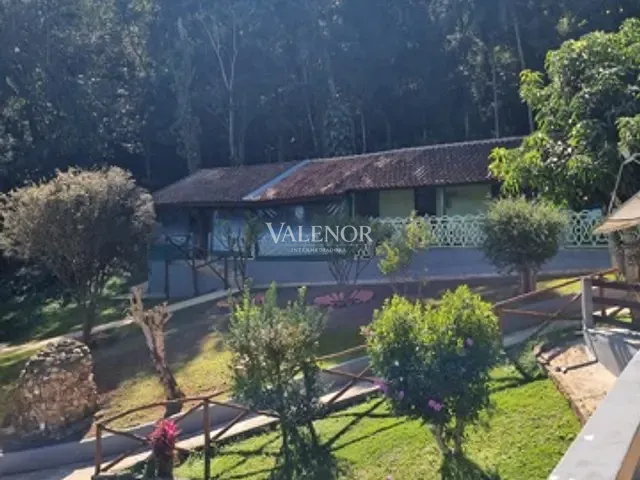 Chácara com 3000m² 2 quartos e 2 banheiros, à venda, no bairro Caxambu em Jundiaí