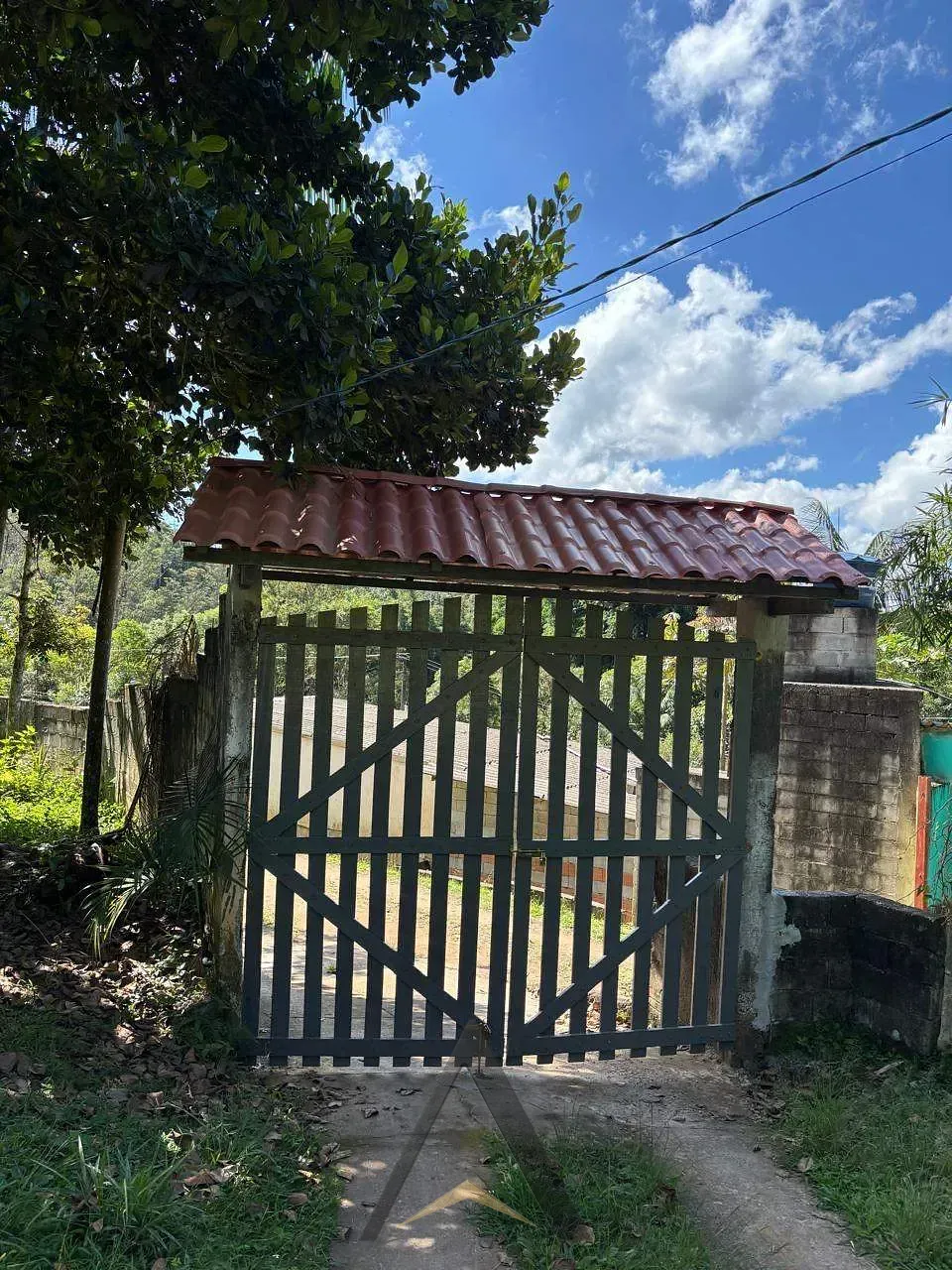 Sítio, 2 quartos, 2000 m² - Foto 1