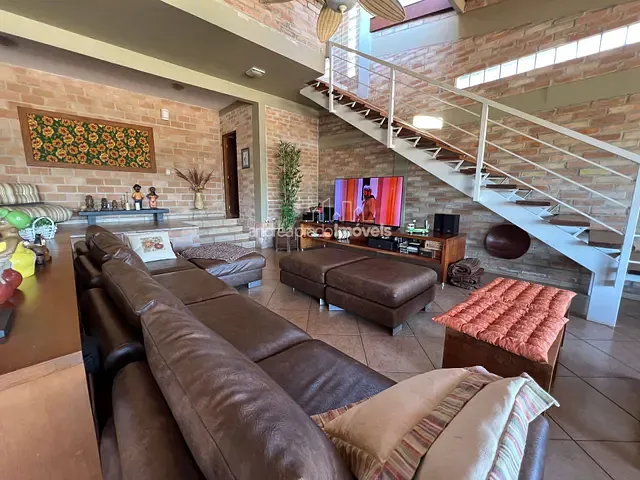 Chácara com 1400m² 4 quartos e 6 banheiros, à venda, no bairro Condomínio Porto das Águas em Porecatu