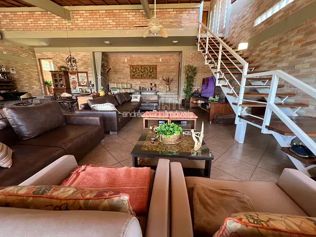 Chácara com 1400m² 4 quartos e 6 banheiros, à venda, no bairro Condomínio Porto das Águas em Porecatu