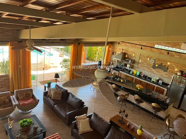 Chácara com 1400m² 4 quartos e 6 banheiros, à venda, no bairro Condomínio Porto das Águas em Porecatu