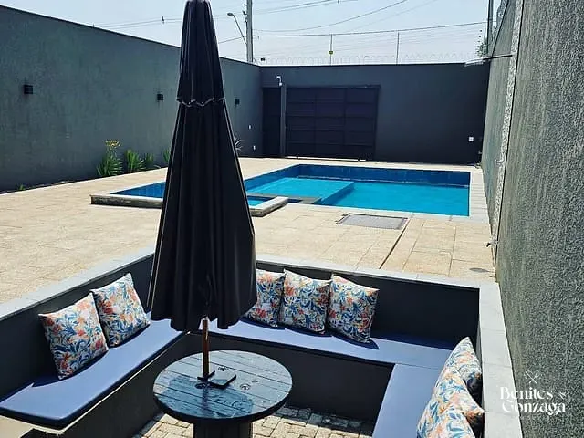Chácara com 271m² 1 quarto e 3 banheiros, à venda, no bairro Jardim das Flores em Maringá