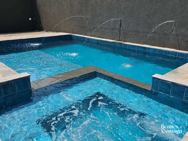 Chácara com 271m² 1 quarto e 3 banheiros, à venda, no bairro Jardim das Flores em Maringá