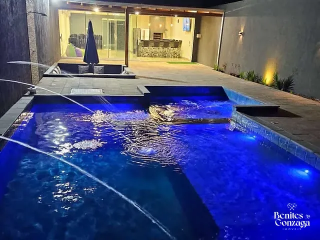 Chácara com 271m² 1 quarto e 3 banheiros, à venda, no bairro Jardim das Flores em Maringá
