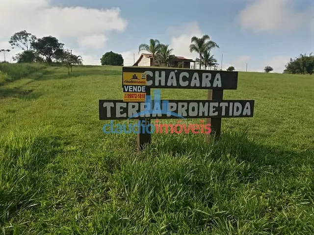 Chácara com 20000m² 4 quartos e 1 banheiro, à venda, no bairro Nossa Senhora do Amparo em Barra Mansa