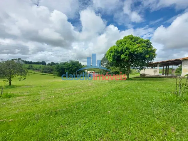 Chácara com 20000m² 4 quartos e 1 banheiro, à venda, no bairro Nossa Senhora do Amparo em Barra Mansa