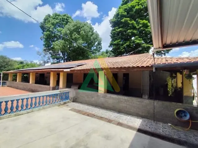Chácara com 1580m² 4 quartos e 3 banheiros, à venda, no bairro Jardim Serra Dourada em Mogi Guaçu