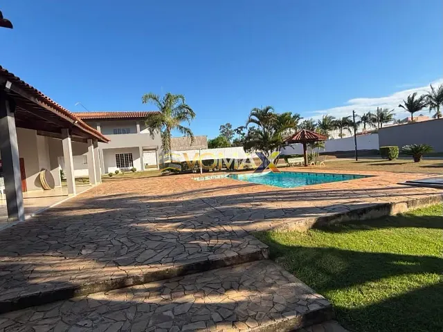 Chácara com 2000m² 3 quartos e 4 banheiros, à venda ou para alugar, no bairro Chácaras Alvorada em Itapetininga