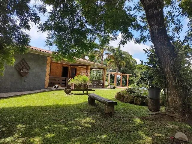 Chácara com 20000m² 2 quartos e 2 banheiros, à venda, no bairro Salgadinho em Campo Largo