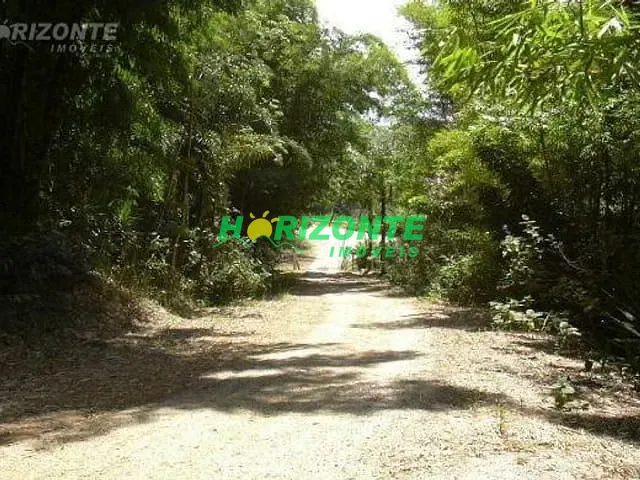 Chácara com 37000m² 11 quartos e 5 banheiros, à venda, no bairro Chácara Marambaia em Caçapava