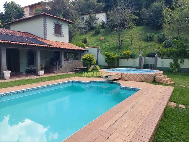 Chácara com 2800m² 7 quartos e 6 banheiros, à venda ou para alugar, no bairro Saboó em São Roque