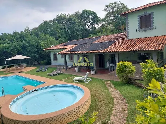 Chácara com 2800m² 7 quartos e 6 banheiros, à venda ou para alugar, no bairro Saboó em São Roque