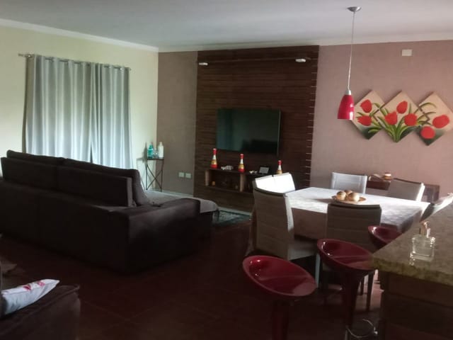 Chácara com 1200m² 3 quartos e 5 banheiros, à venda, no bairro Monterrey em Louveira
