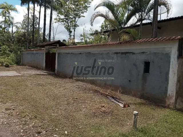 Chácara com 1250m² 4 quartos e 2 banheiros, à venda, no bairro Jardim Aguapeú em Itanhaém