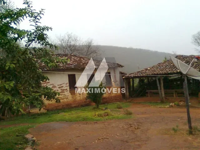 Fazenda com 2100000m², à venda, no bairro Zona Rural em Coronel Murta