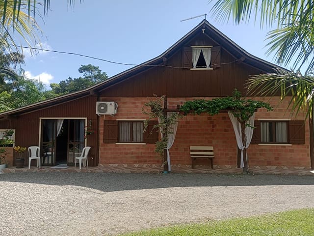 Foto do Chácara - Linda chácara com Porteira Fechada à venda, pinheiros, a 800 metros da lagoa , com uma área total de 4028m², Balneário Barra do Sul, SC | North Center