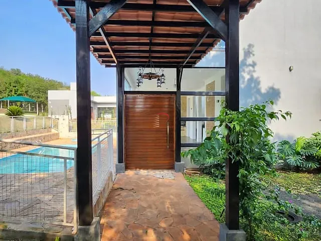 Chácara com 2000m² 3 quartos e 4 banheiros, à venda, no bairro Condomínio Residêncial Estância Cabral em Cambé