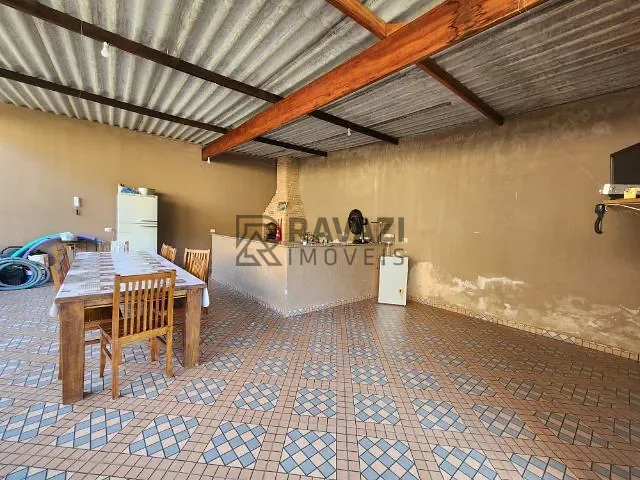 Chácara com 1500m² 3 quartos e 2 banheiros, à venda, no bairro Abadia em Louveira