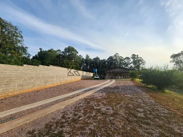 Chácara com 1500m² 3 quartos e 2 banheiros, à venda, no bairro Abadia em Louveira