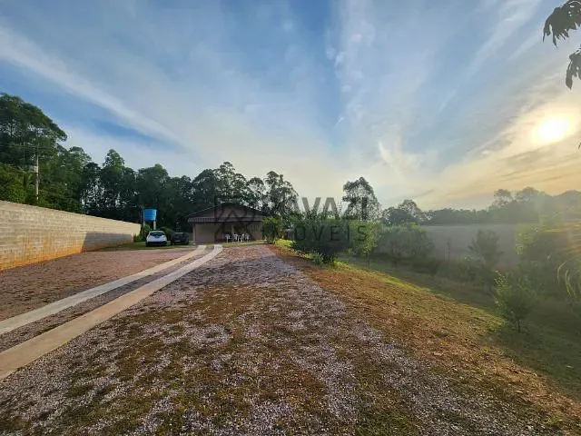 Chácara com 1500m² 3 quartos e 2 banheiros, à venda, no bairro Abadia em Louveira