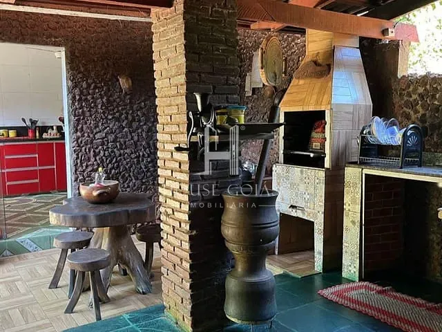 Chácara 2 quartos e 3 banheiros, à venda, no bairro Setor Barcelos em Trindade