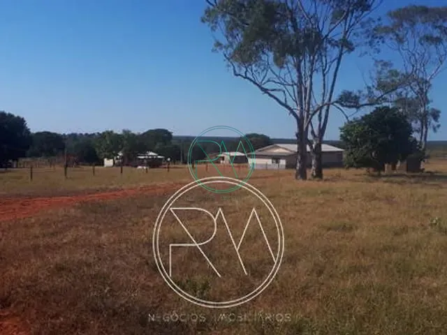Fazenda com 23000000m² 1 quarto e 1 banheiro, à venda, no bairro Zona Rural em Camapuã