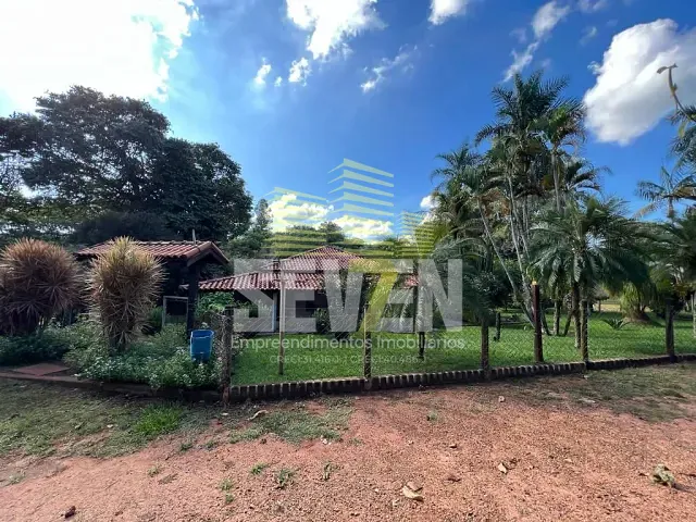 Chácara com 40000m² 2 quartos e 3 banheiros, à venda, no bairro Jardim Vitoria em Arealva