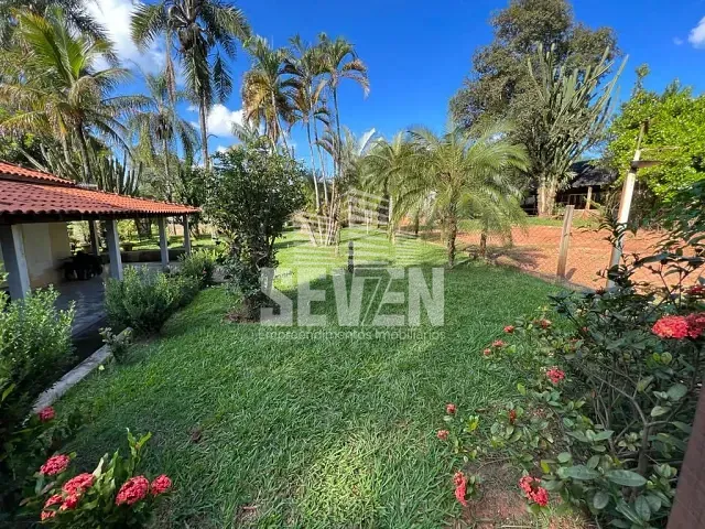 Chácara com 40000m² 2 quartos e 3 banheiros, à venda, no bairro Jardim Vitoria em Arealva