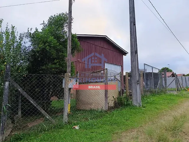Chácara com 200m² 2 quartos e 2 banheiros, à venda, no bairro Santa Gema em Colombo