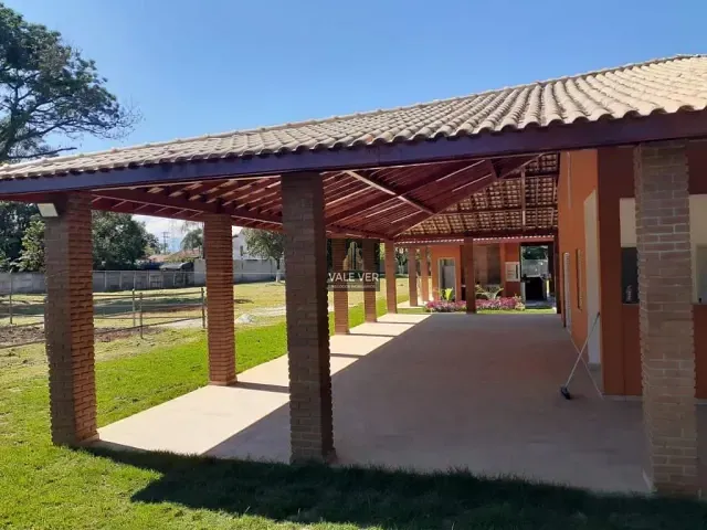 Chácara com 9000m² 2 quartos e 2 banheiros, à venda, no bairro Residencial Maricá em Pindamonhangaba