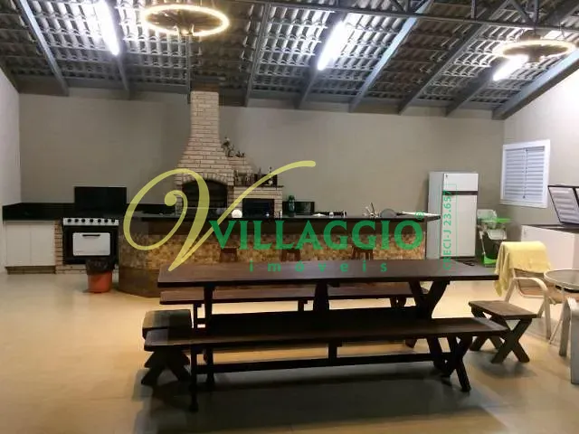 Chácara com 2000m² 4 quartos e 6 banheiros, à venda, no bairro Centro em Guapiaçu