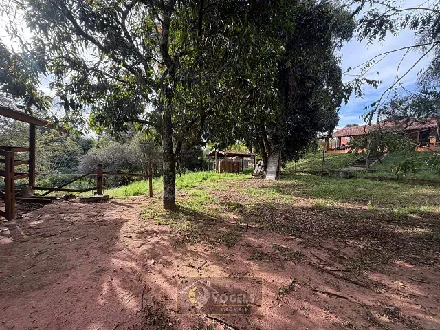 Chácara com 1000m² 1 quarto e 1 banheiro, à venda, no bairro Santo Antônio Aparício em Holambra