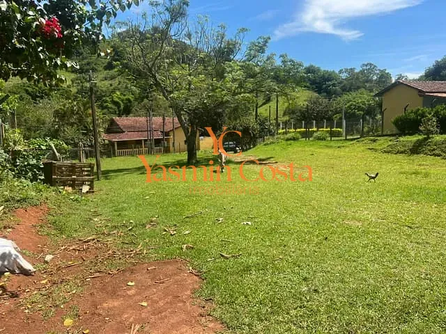 Chácara 3 quartos e 2 banheiros, à venda, no bairro Água Comprida em Cambuí