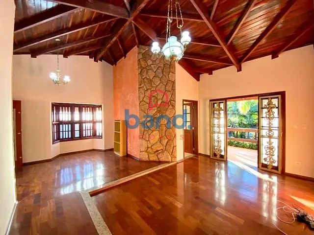 Chácara com 1500m² 4 quartos e 4 banheiros, à venda, no bairro Vila Martelli em Porto Feliz