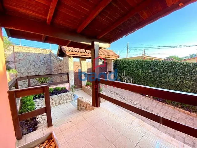 Chácara com 1500m² 4 quartos e 4 banheiros, à venda, no bairro Vila Martelli em Porto Feliz