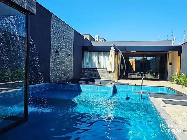 Chácara com 271m², à venda, no bairro Jardim das Flores em Maringá