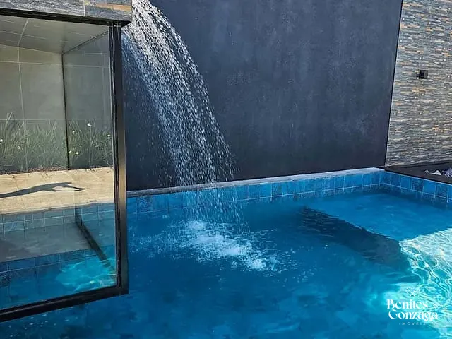 Chácara com 271m², à venda, no bairro Jardim das Flores em Maringá