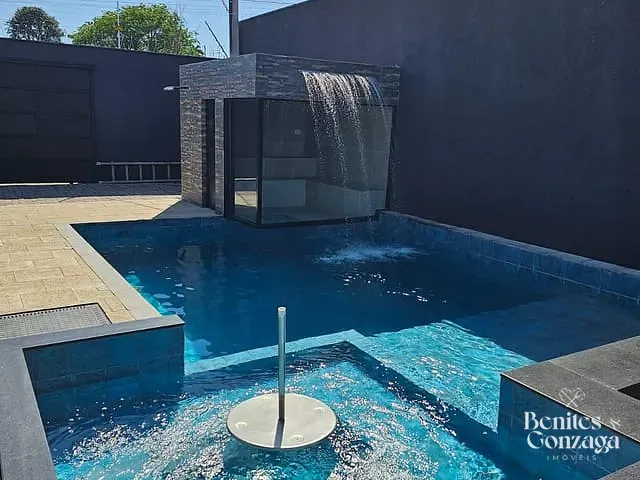 Chácara com 271m², à venda, no bairro Jardim das Flores em Maringá