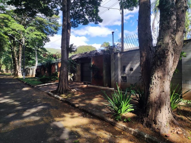 Chácara com 1000m² 4 quartos e 5 banheiros, à venda, no bairro Santa Rita em Piracicaba
