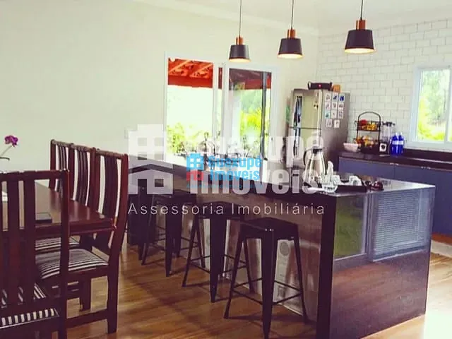 Chácara com 135m² 4 quartos e 2 banheiros, à venda, no bairro MUZAMBINHO em MUZAMBINHO
