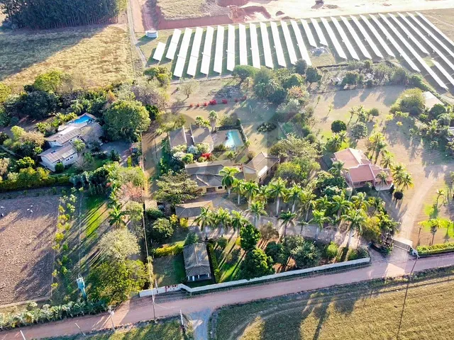 Chácara com 10008m² 6 quartos e 9 banheiros, à venda, no bairro Fundão em Holambra