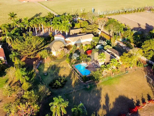 Chácara com 10008m² 6 quartos e 9 banheiros, à venda, no bairro Fundão em Holambra