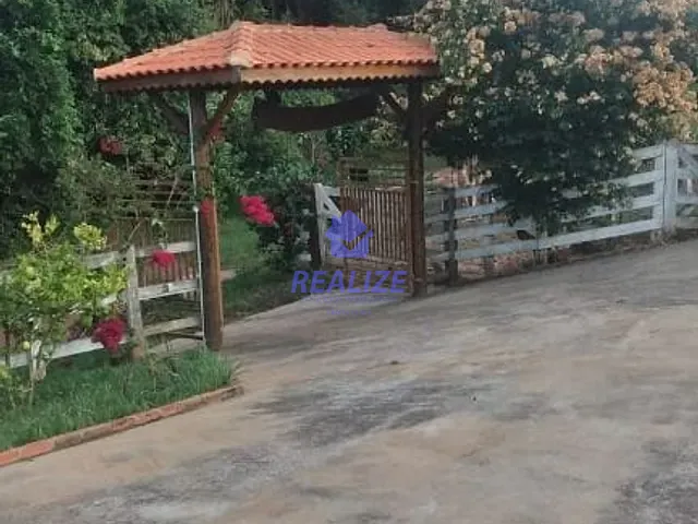 Chácara com 17000m² 3 quartos e 3 banheiros, à venda, no bairro Distrito Industrial I em Botucatu
