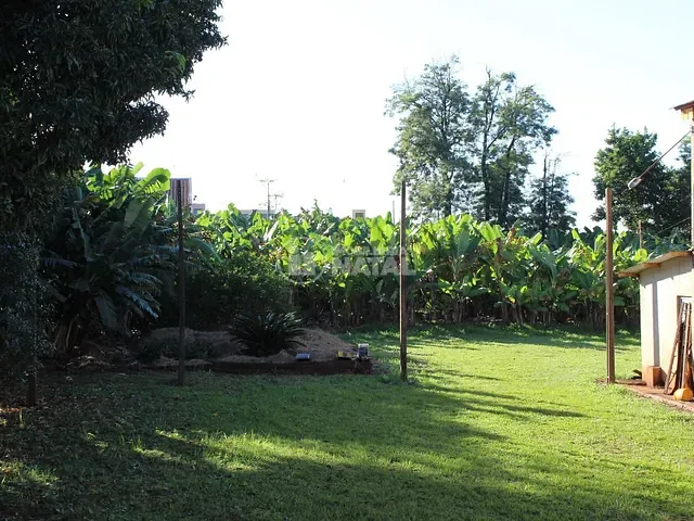 Chácara com 3000m² 3 quartos e 2 banheiros, à venda, no bairro Parque Presidente Vargas em Londrina